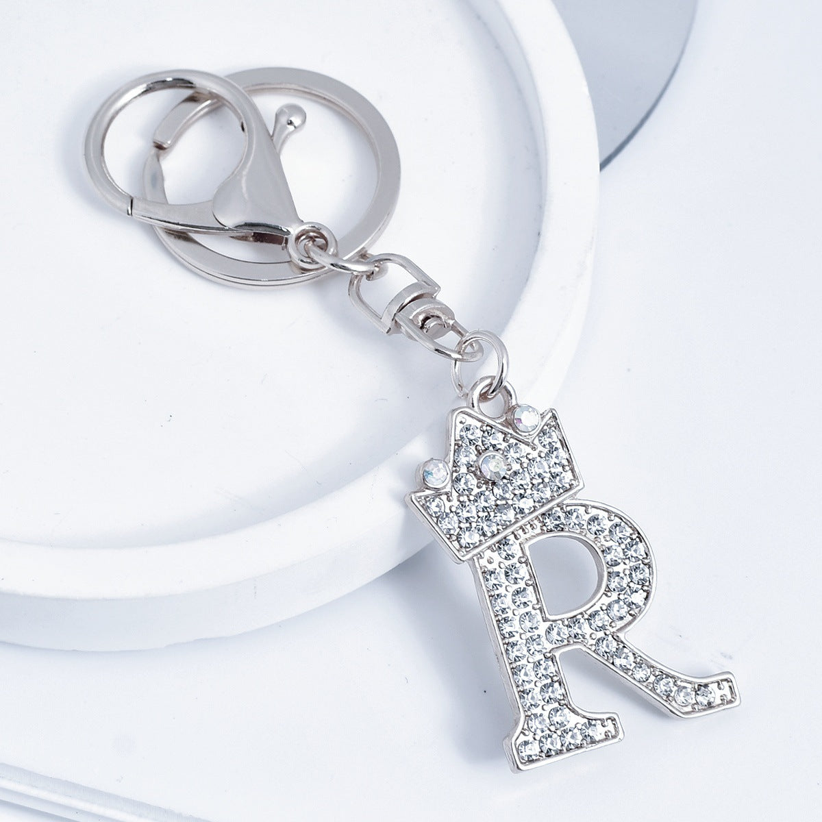 Wholesale Stylish Rhinestone 26 Letter Keychain Zinc Alloy Silver Metal Pendant Car Backpack Accessory Fashion Jewelry Gift For Resale