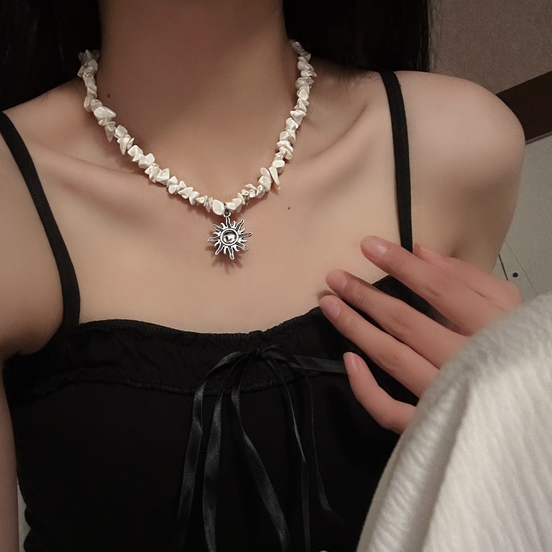 Wholesale  White Gravel Sun Necklace