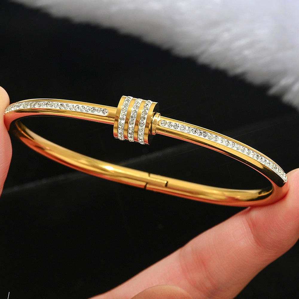 Wholesale Titanium Steel Gold Electroplated Studded Bracelet Set Fashion Jewelry Accessory