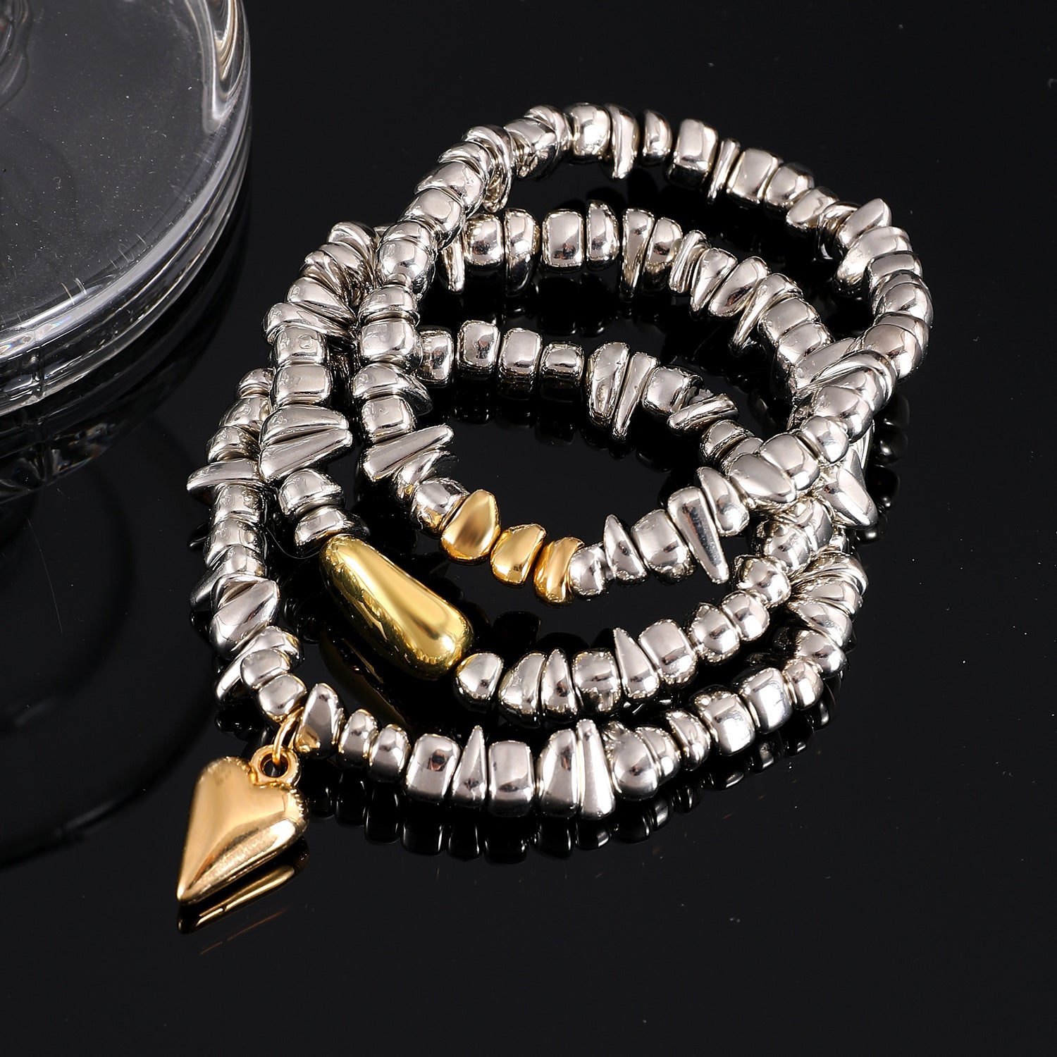 Wholesale Irregular heart-shaped pendant beaded bracelet