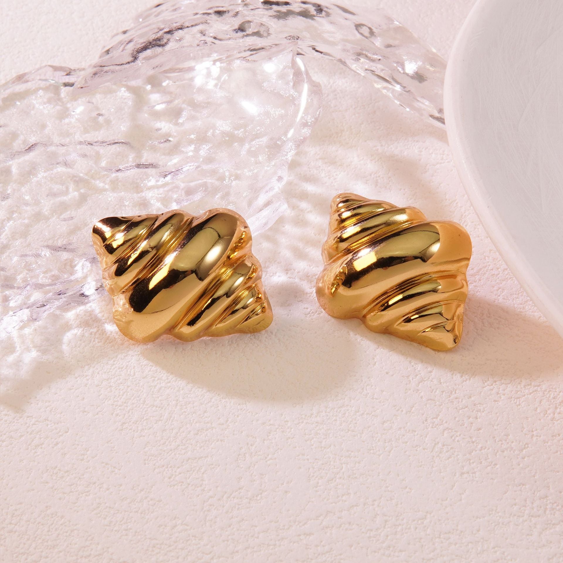 Wholesale Stainless Steel Ice Cream Shape High Light Cow Horn Stud Earrings