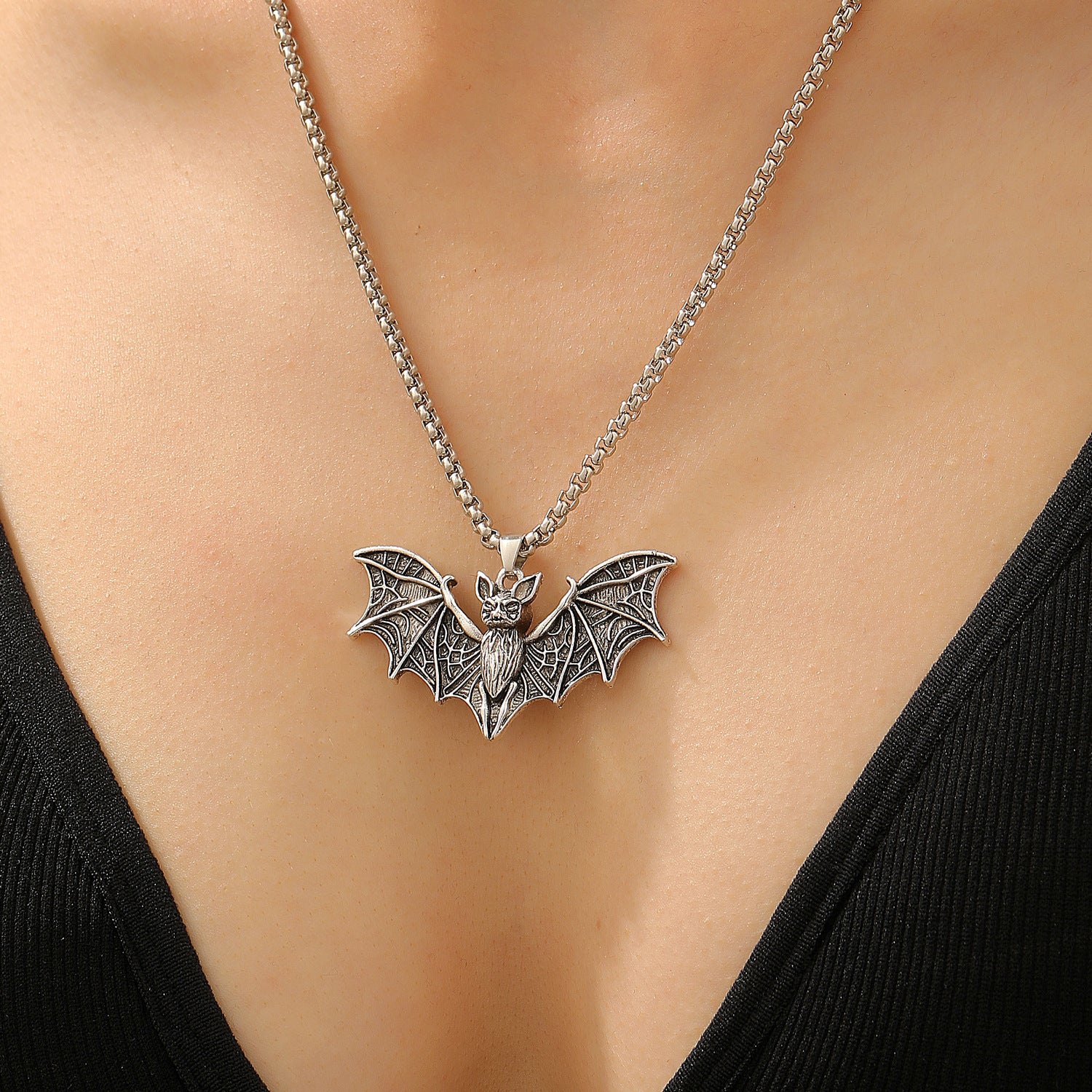 Wholesale Punk Bat Clavicle Chain Necklace  Gothic Fashion Accessory for Women Gift Boutique Resale