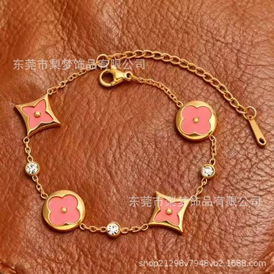 Wholesale Four-Leaf Clover Titanium Steel Bracelet,  18K Gold Plated Fashion Accessory,  Everyday Wear Gift for Women