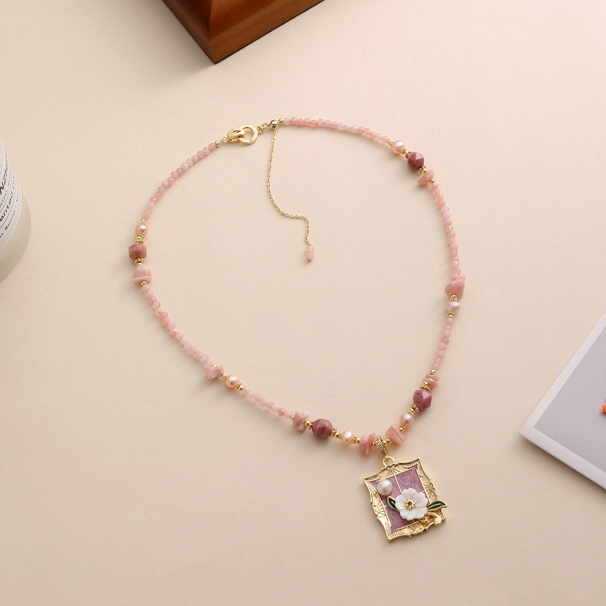 Wholesale Pink natural stone beaded necklace