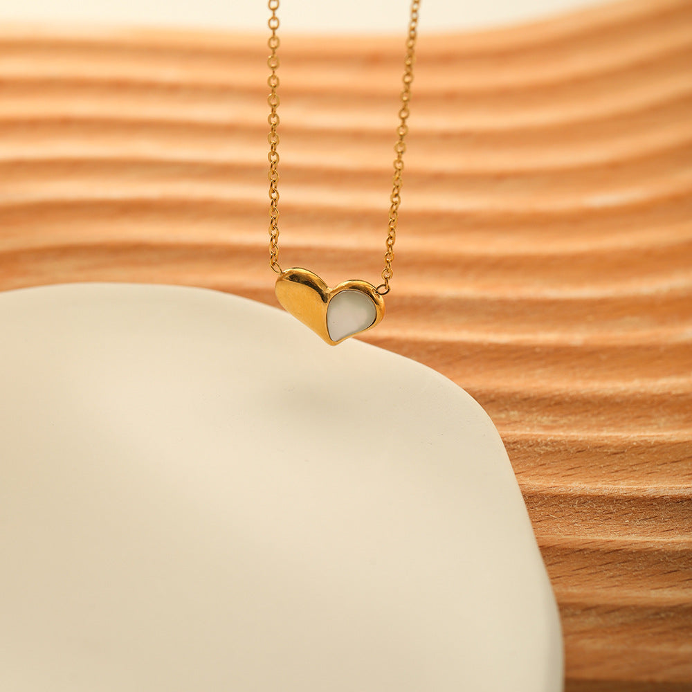 Wholesale  light luxury love heart necklace  stainless steel jewelry