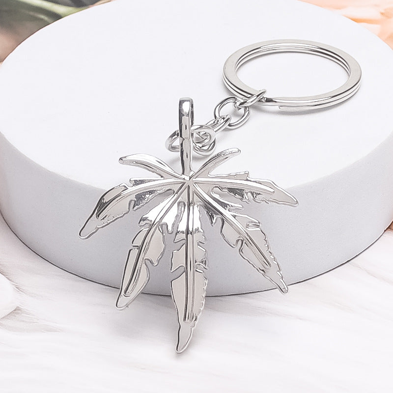 Wholesale Retro Maple Leaf Alloy Keychain Silver Electroplated Hip Hop Style Fashion Accessory For Everyday Use And Resale
