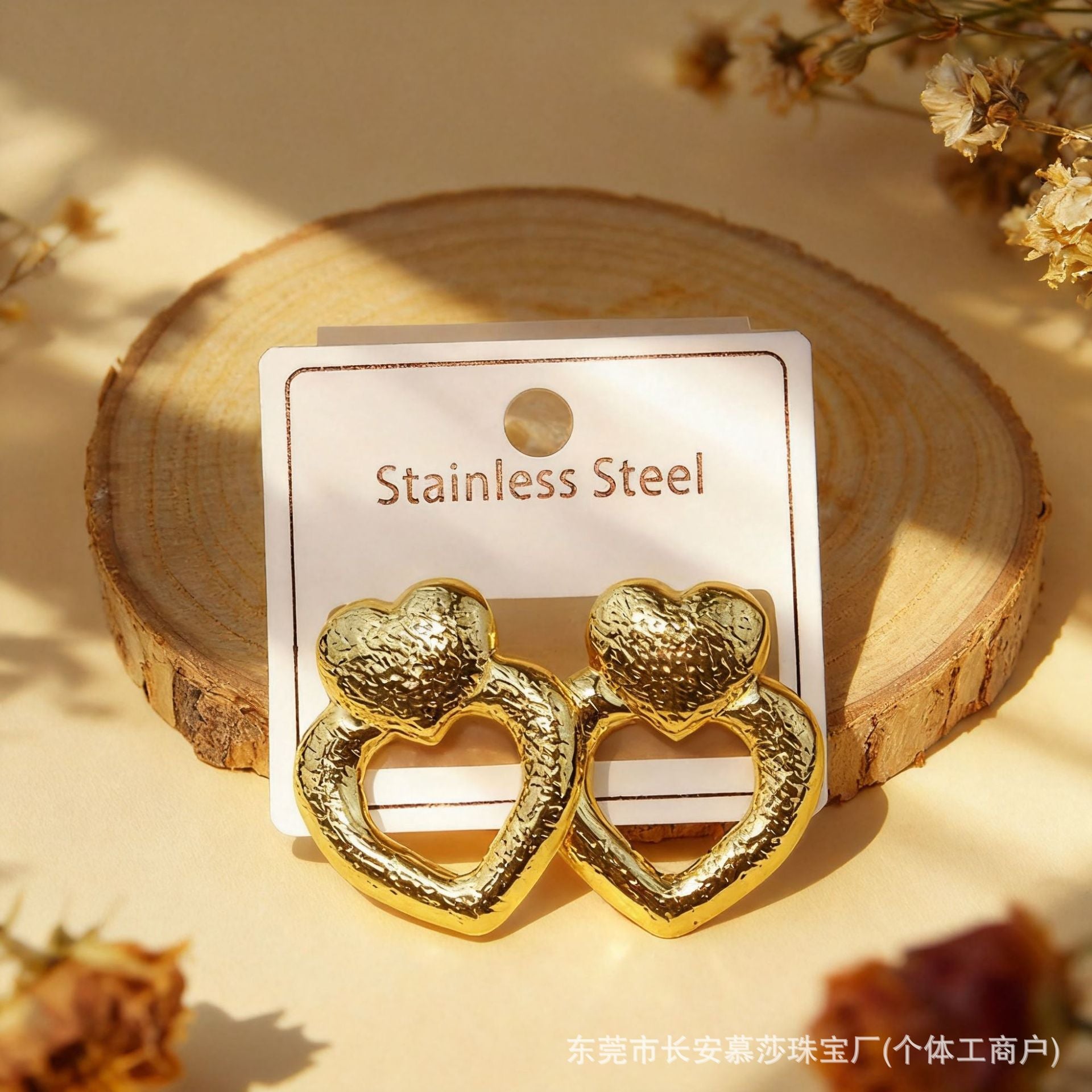 Wholesale Modern Heart Shape Stainless Steel Earrings Trendy Golden Electroplated Earrings for Women Party Wear Jewelry Accessory