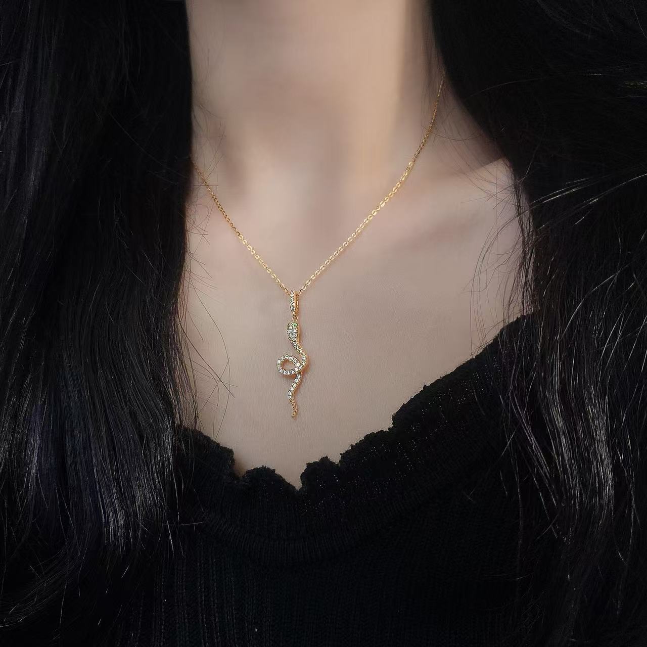 Wholesale S925 Sterling Silver Zircon Snake Necklace