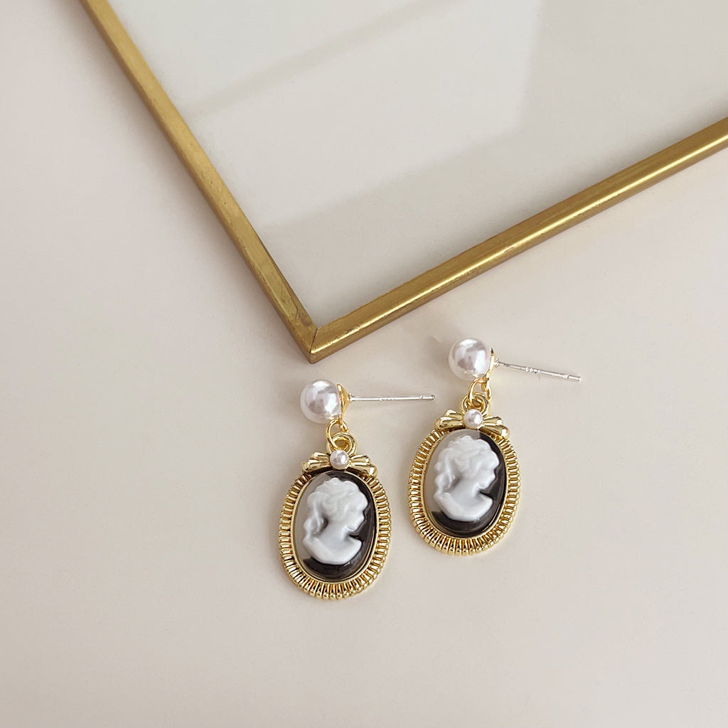 Wholesale vintage oil-dropped medieval style Pearl Earrings