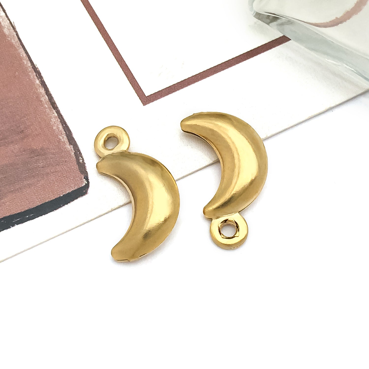 Wholesale Stainless steel vacuum plated hollow angel heart fruit  Charms