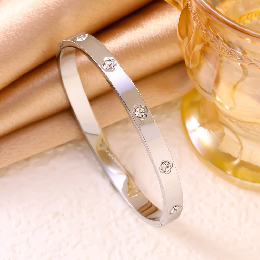 Wholesale  Fashion Titanium Steel Bracelet,  Light Luxury Diamond-Encrusted Four-Leaf Clover Flower Bracelet