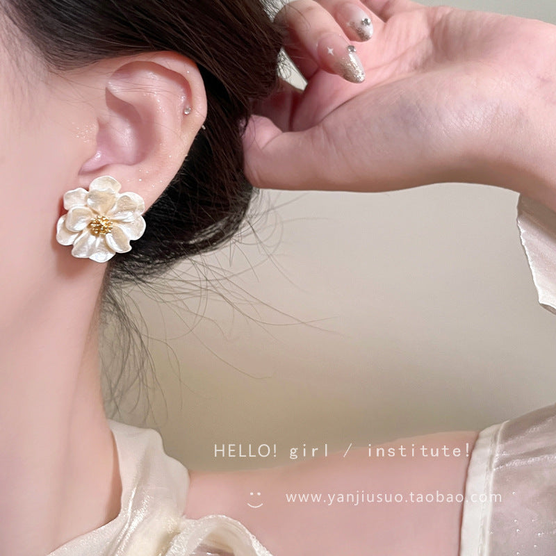 Wholesale Imitation Pearl Camellia Earrings for Women,  Elegant Floral Stud Earrings,  Trendy Boutique Resale Jewelry