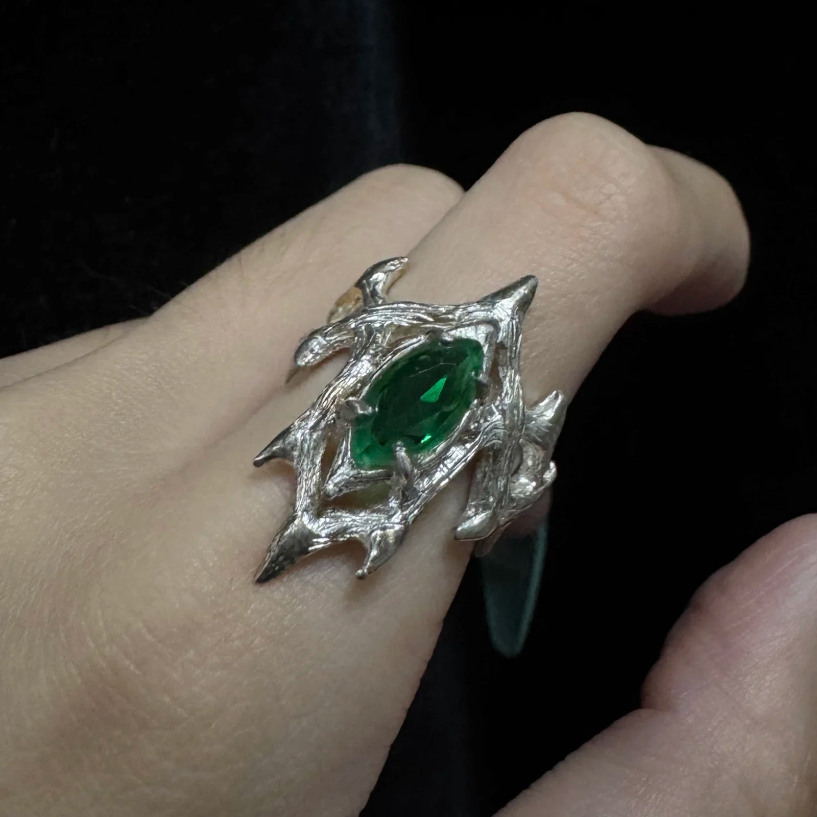 Wholesale Irregular Green Adjustable Open-Ended Index Finger Ring