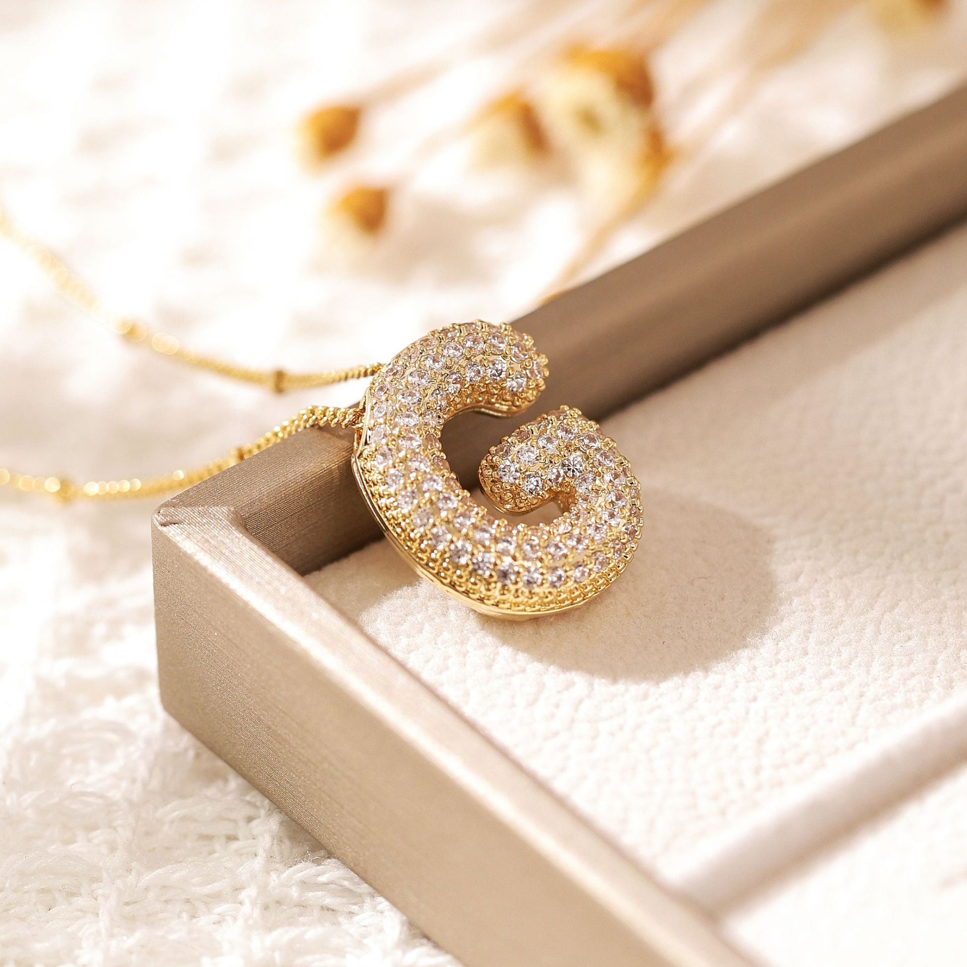 Wholesale Copper Gold Plated Zircon Clavicle Chain Birthday Balloon Letter Necklace ACC-NE-MeiWeite004