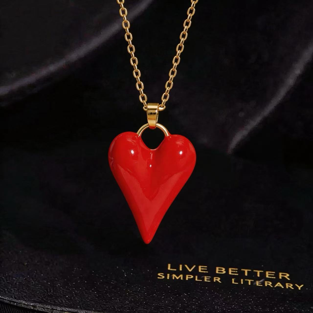 Wholesale Retro Red Heart Pendant Necklace For Women Copper Zircon Long Chain Gift Fashion Accessory