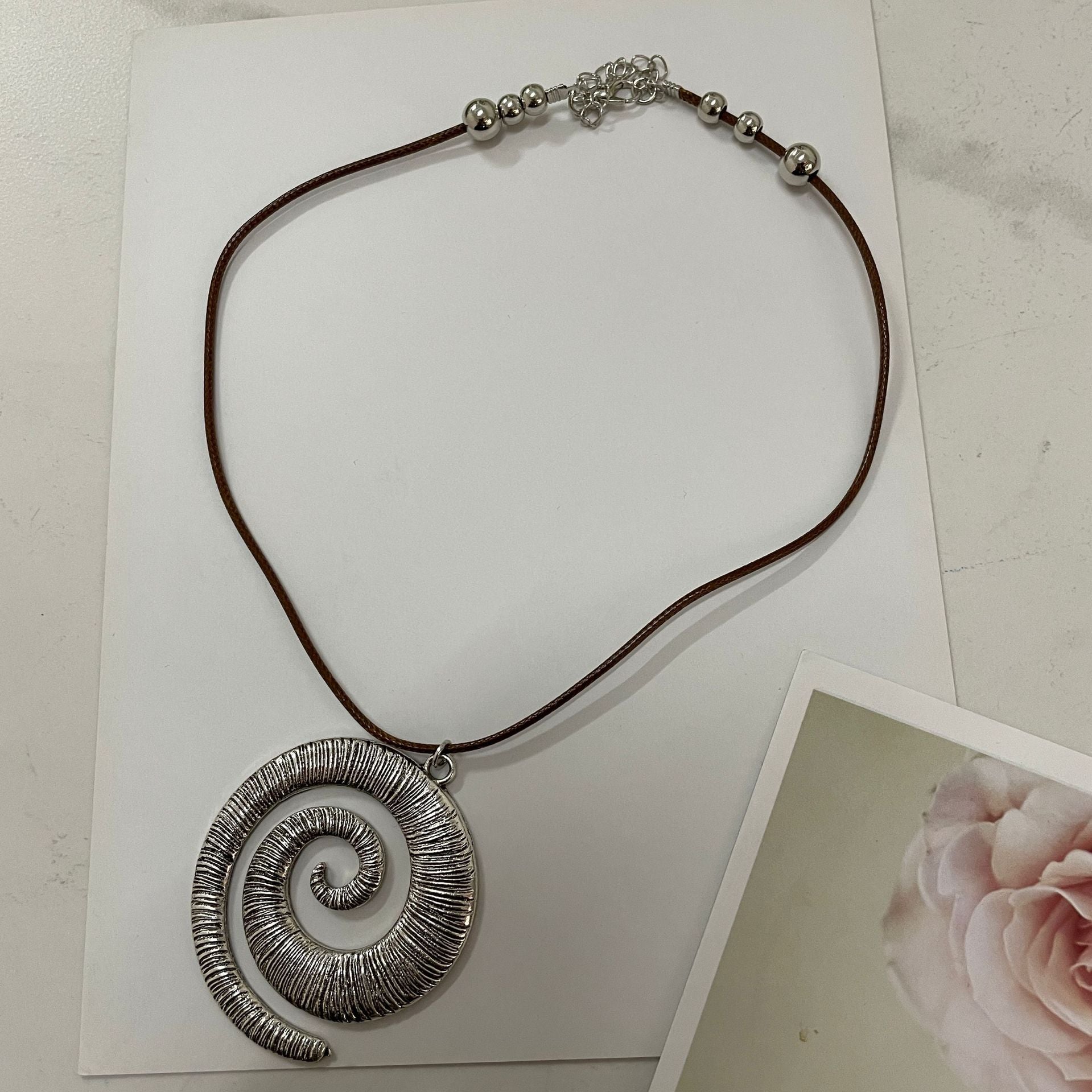 Wholesale Bohemian Retro Spiral Symbol Necklace Alloy Wax Rope Chain Ancient Silver Party Gift Fashion Jewelry Accessory