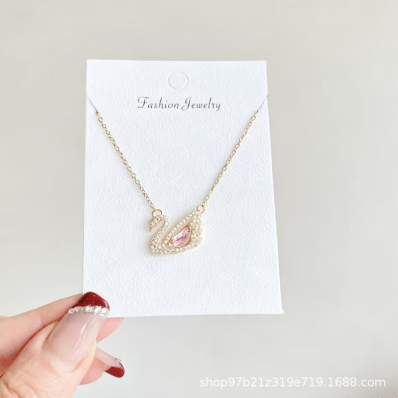 Wholesale Sweet Four-Leaf Flower Clavicle Chain - Titanium Steel,  Non-Fading,  Gemstone Accents - Boutique Resale Jewelry