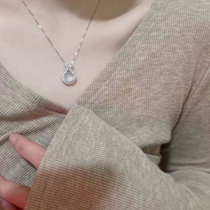 Wholesale small cherry inlaid white chalcedony necklace