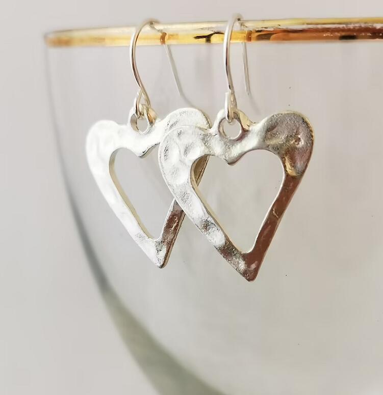 Wholesale Vintage Heart-shaped Valentine's Day Earrings