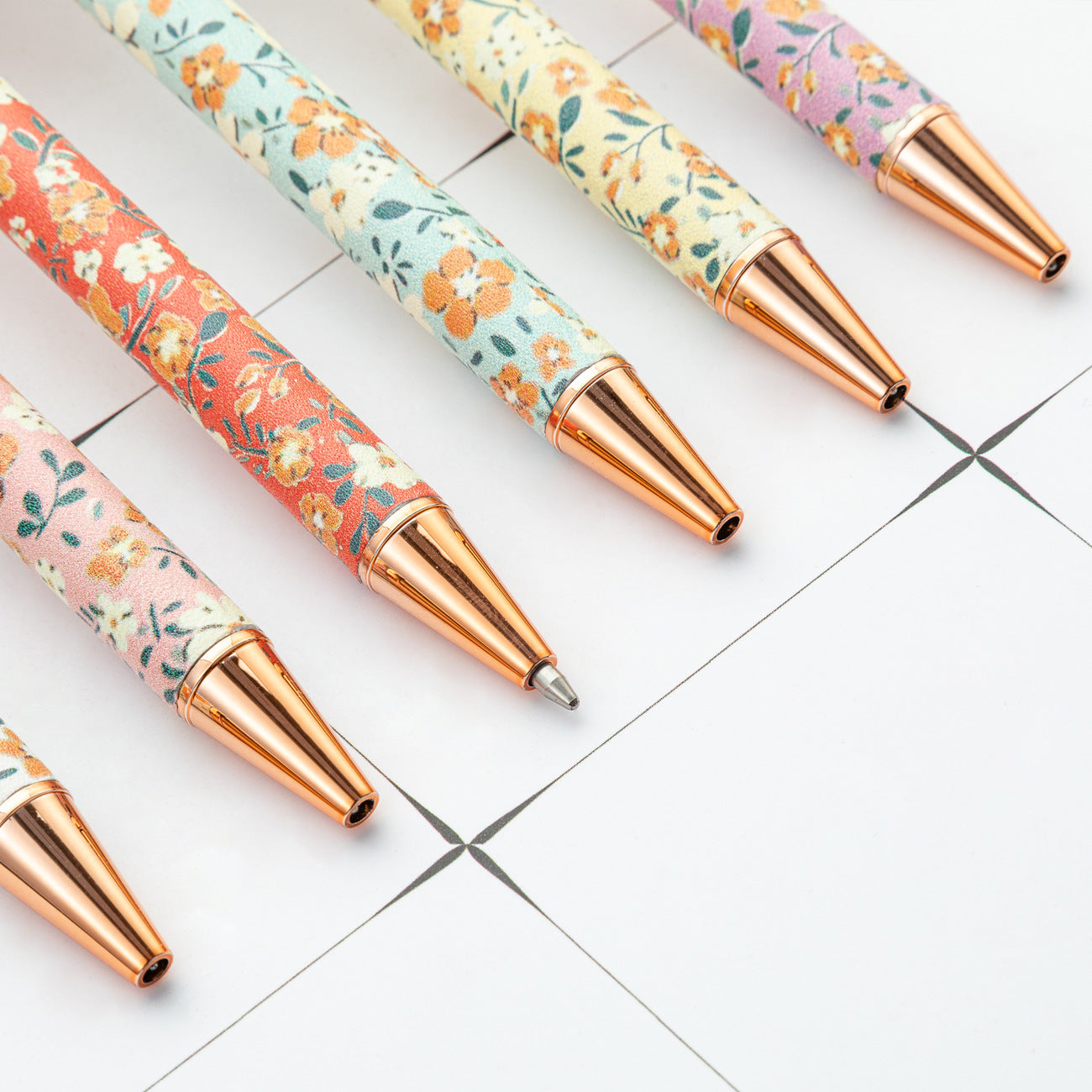 Wholesale Girl's Heart Flower Pen Small Fresh Press Foreskin Pen Gold Powder Press Ballpoint Pen ACC-PN-HuaHao001