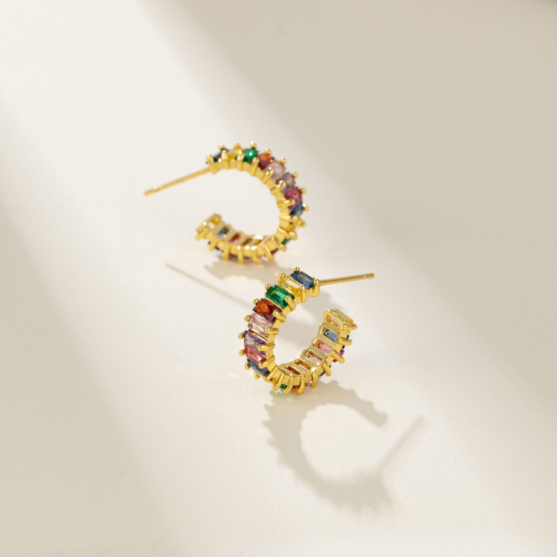 Wholesale Fashion Light Luxury Colored Diamond Earrings