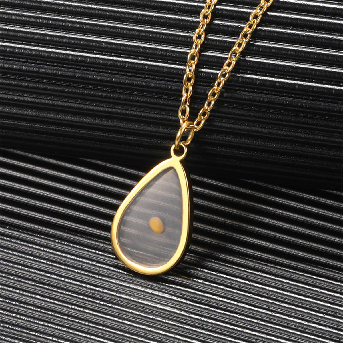 Wholesale Stainless Steel Electroplated Oval Pendant Necklace - Trendy Jewelry Gift for Men and Women