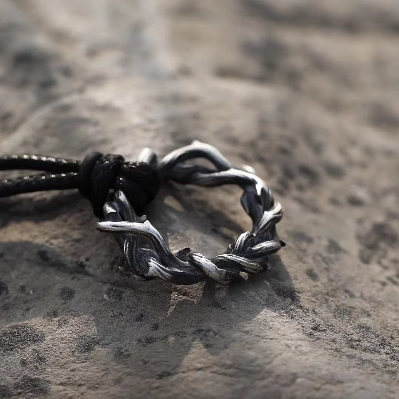 Wholesale Men's Vintage Thorn Necklaces ACC-NE-Yudie001