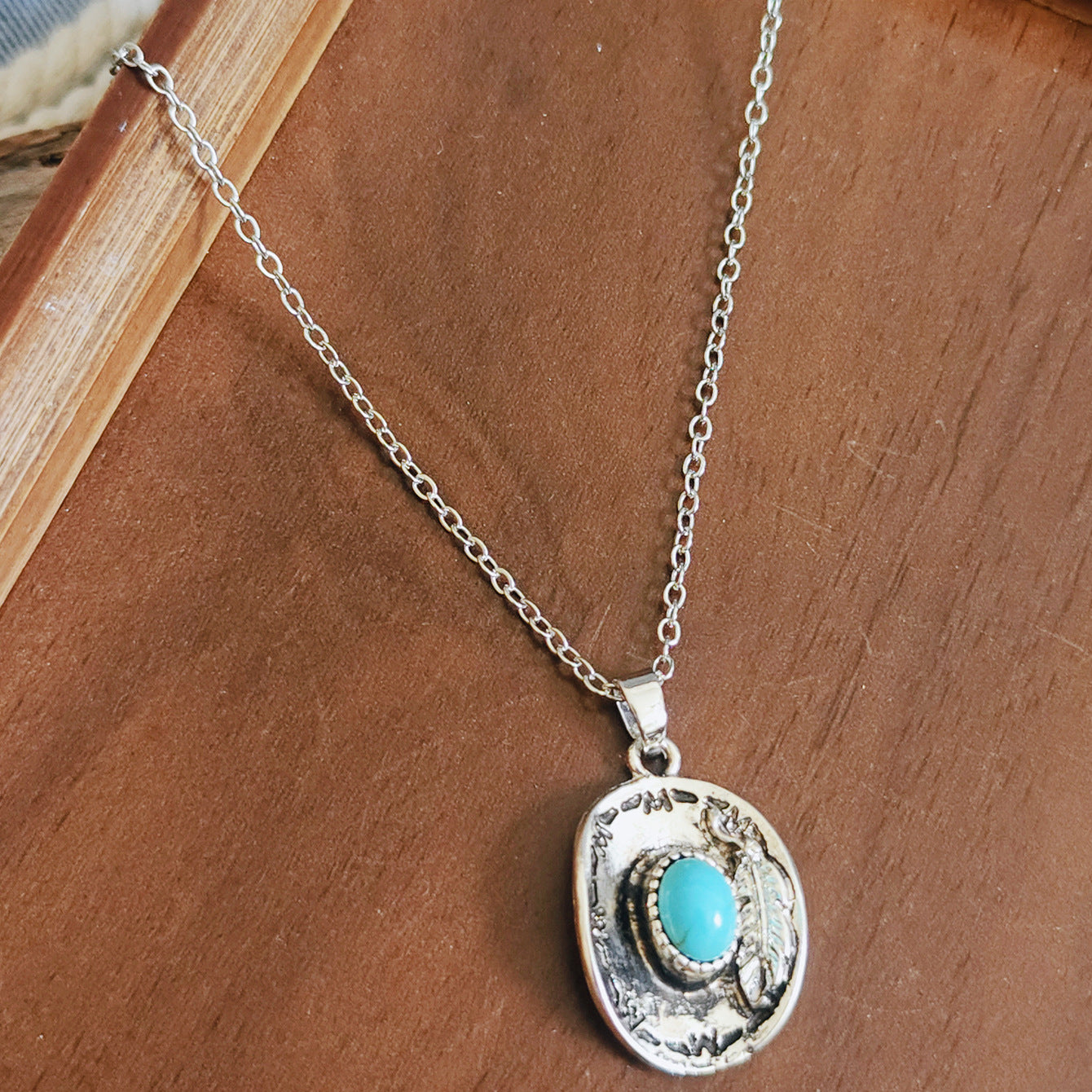Wholesale Zinc Alloy Plated Western Cowboy Pendant Necklace For Women Retro Boot Bull Head Hat Design Layering Jewelry