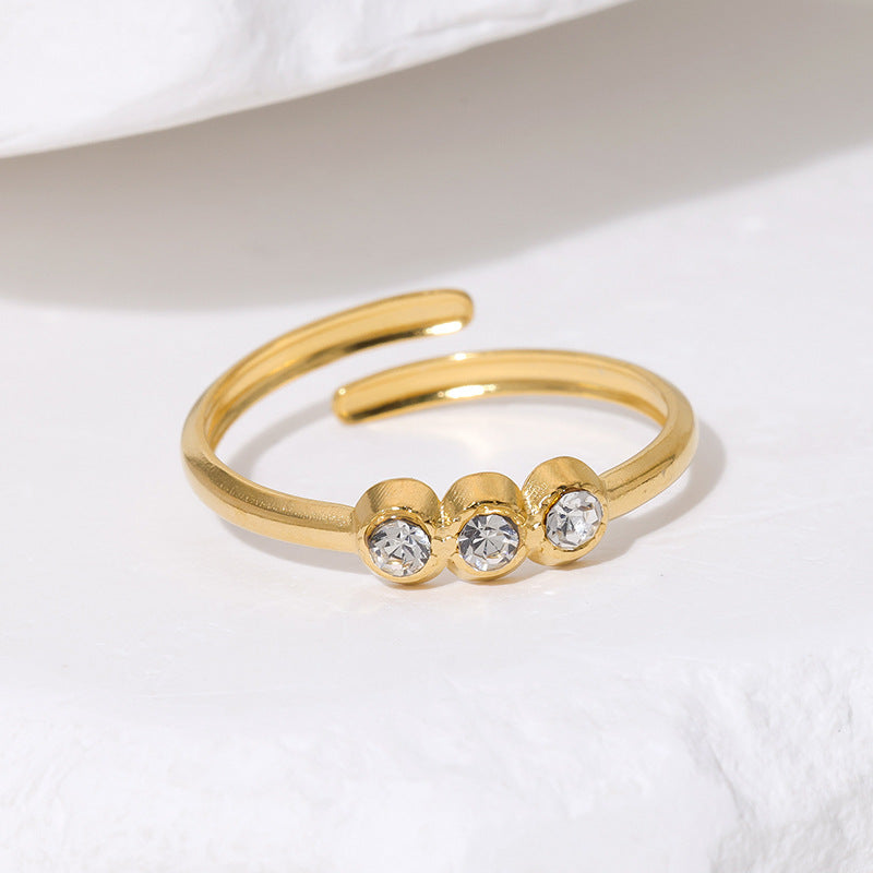 Wholesale 18K Gold Plated Stainless Steel Ring With Sparkling Crystal Minimalist Chic Band For Everyday Wear And Gift Fashion Jewelry Accessory