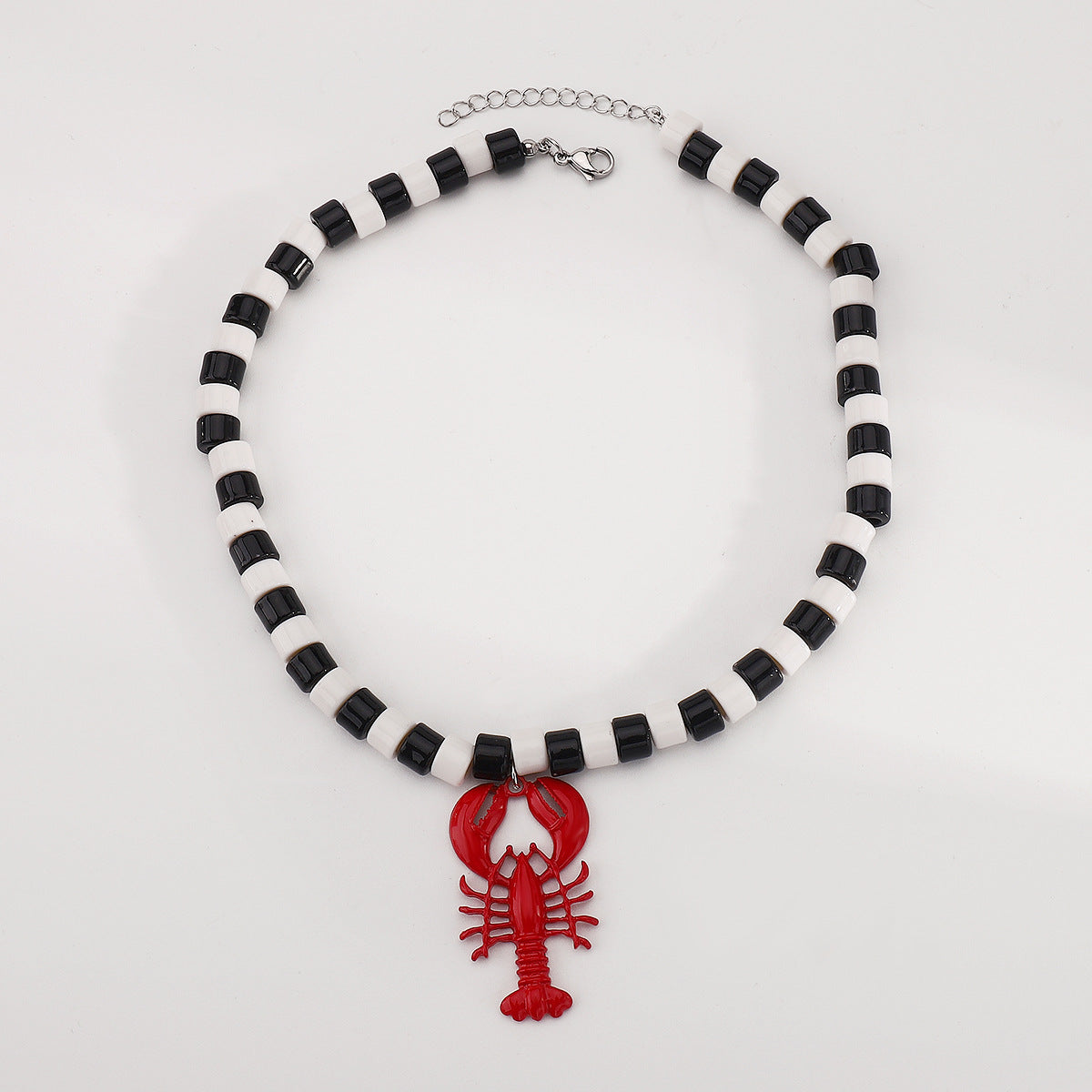 Wholesale  lobster oil pendant necklace versatile black and white beaded clavicle chain