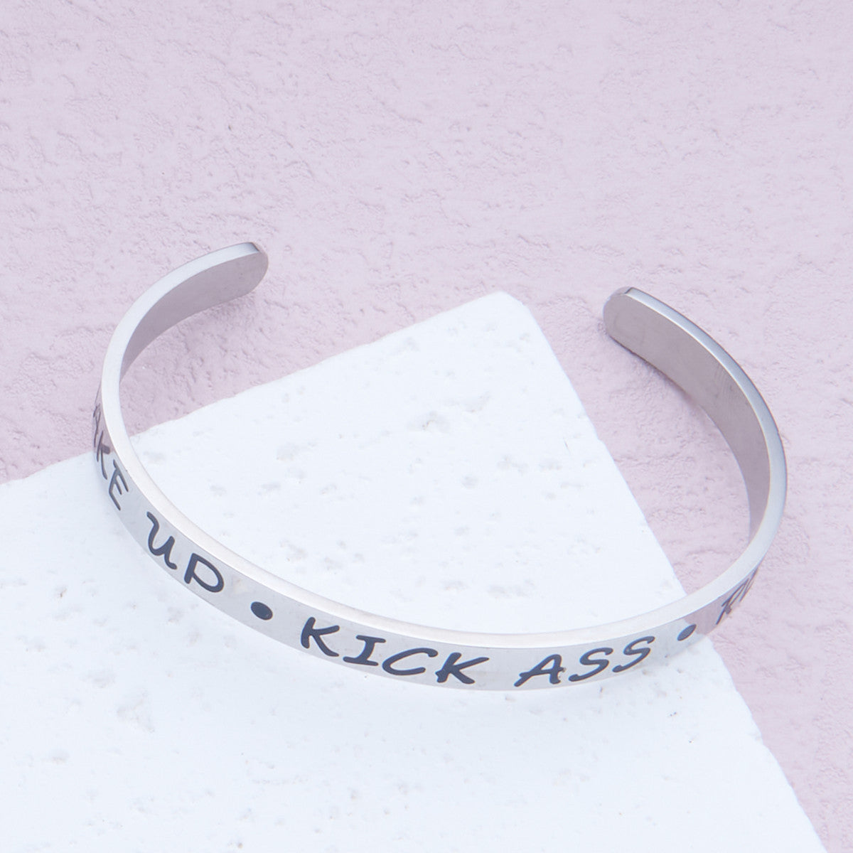 Bracciale regolabile a forma di C regolabile con lettera in acciaio inossidabile all'ingrosso