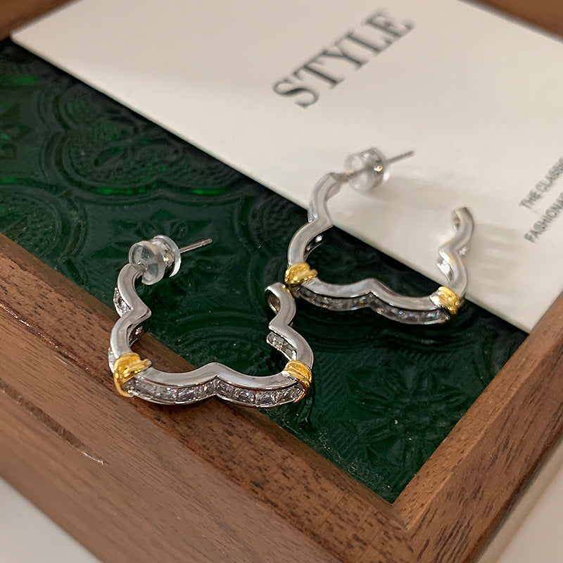 Wholesale  four-leaf clover earrings  light luxury diamond-studded small fragrant wind earrings