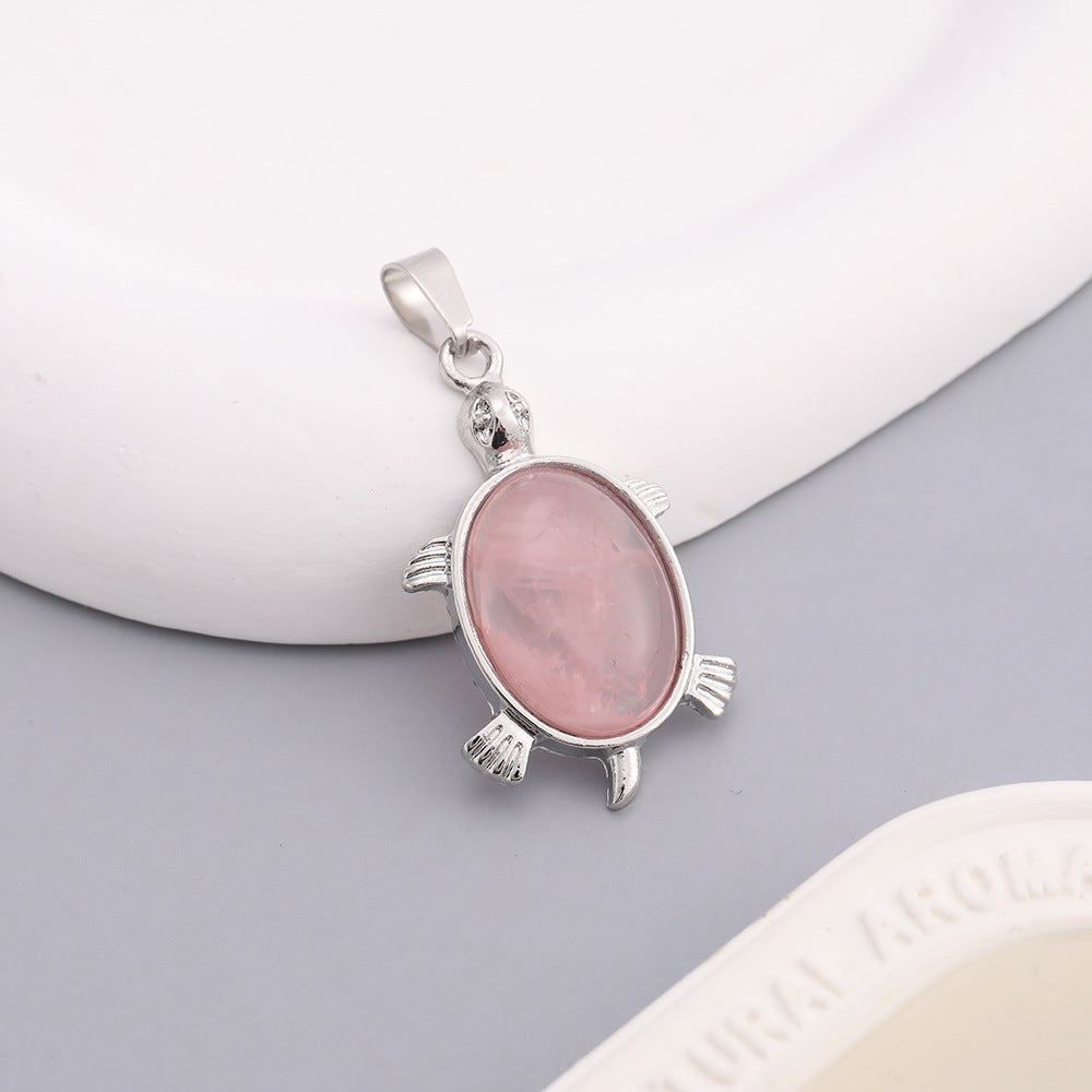 Wholesale Natural color crystal small turtle pendant