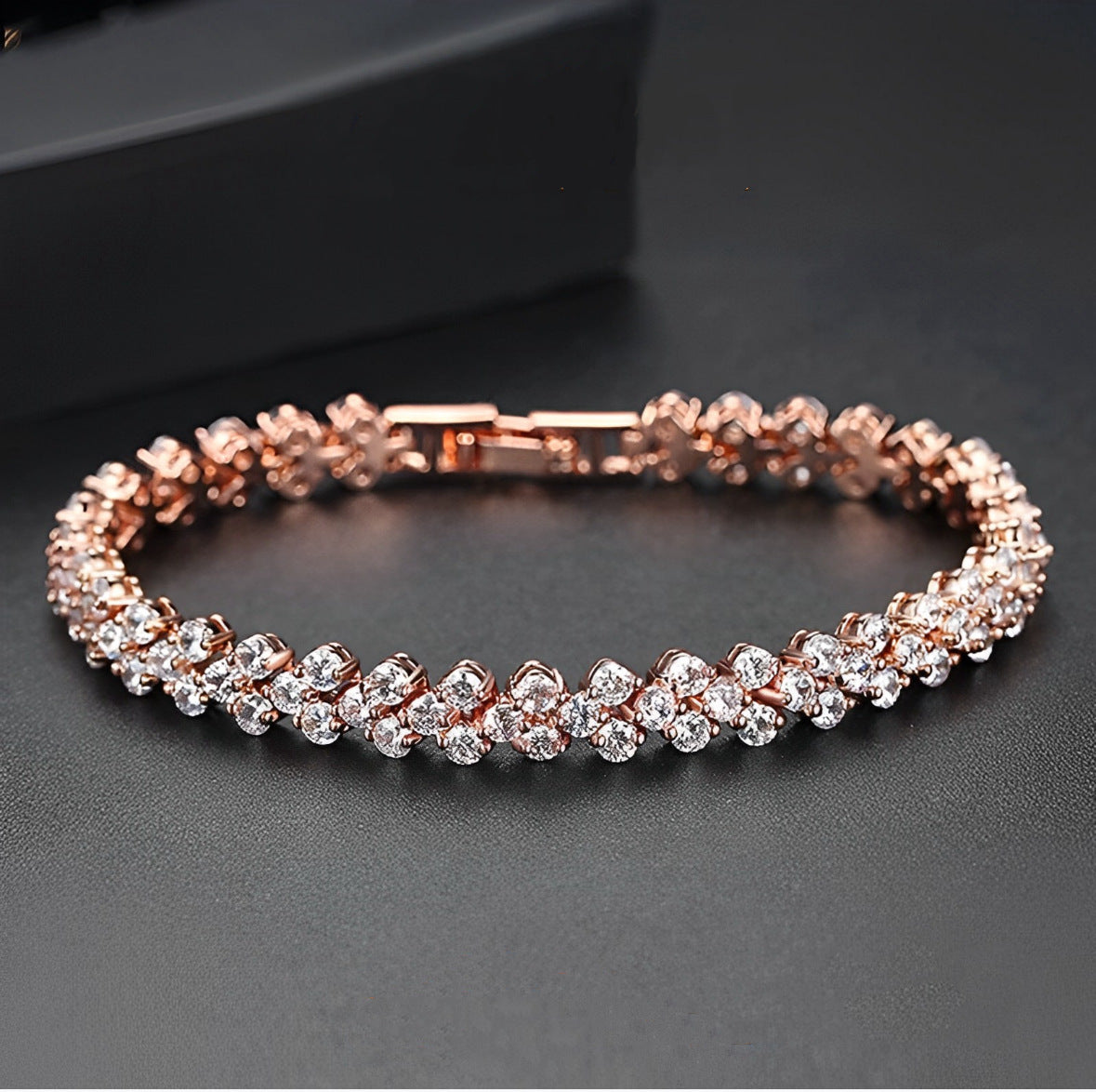 Wholesale Heart-Shaped Roman Style Zircon Crystal Bracelet,  European American Fashion Jewelry Accessory for Women Boutique Resale