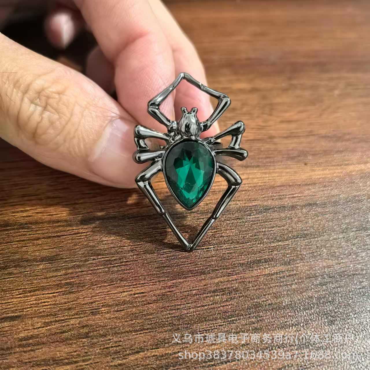 Wholesale Zinc Alloy  Ring Retro Hollow Gemstone  Fashion Jewelry