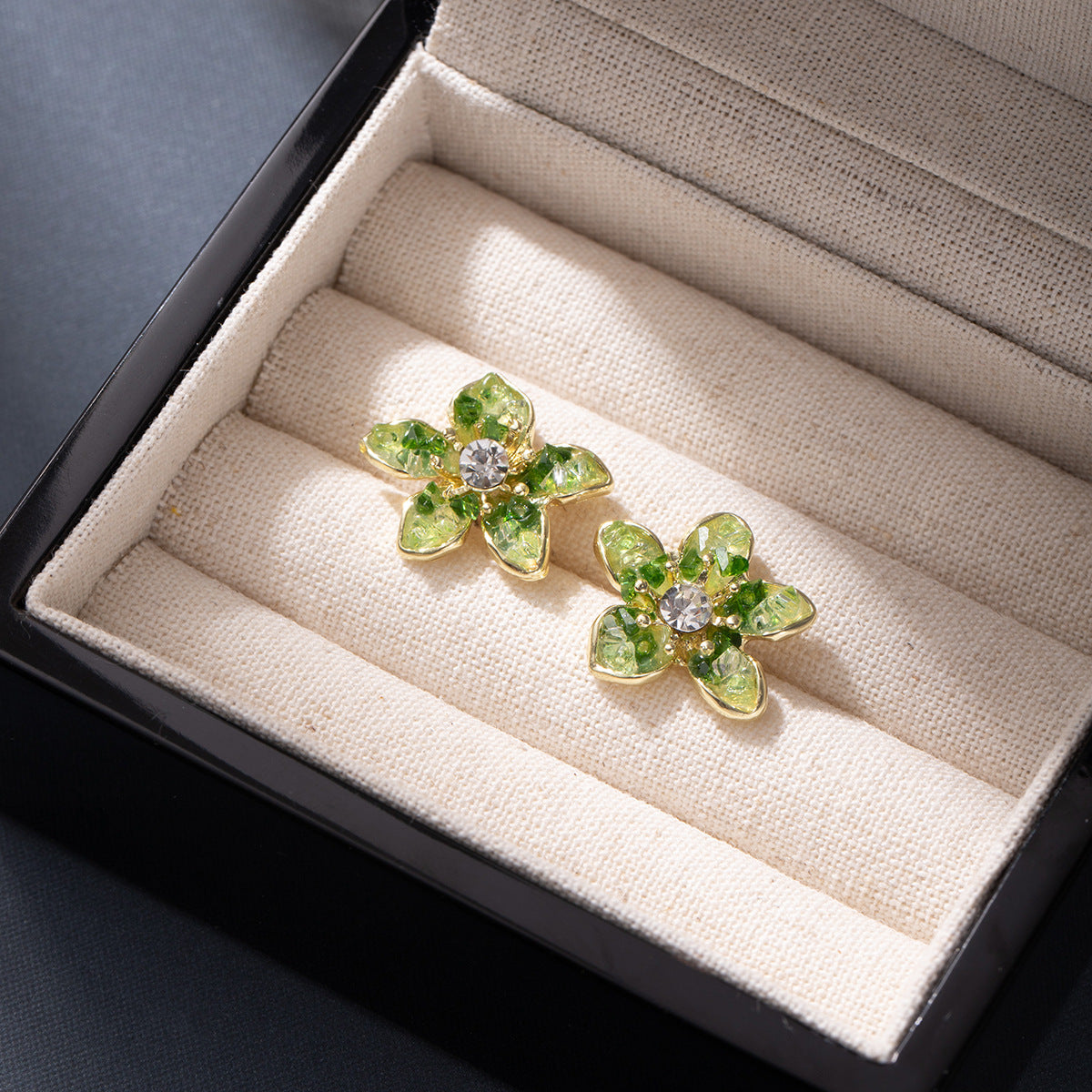 Wholesale Green crystal flower stud earrings