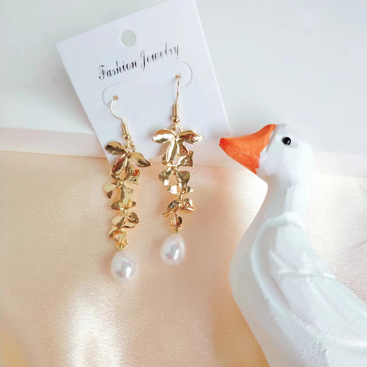 Wholesale Bohemian Bow Petal Pearl Earrings