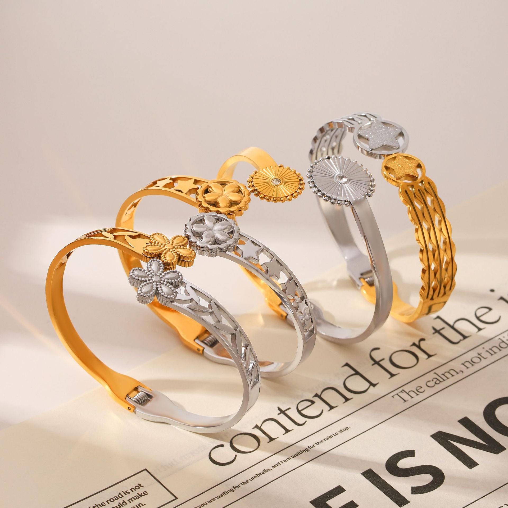 Wholesale  retro zircon five-leaf flower five-pointed star hollow titanium steel bracelet