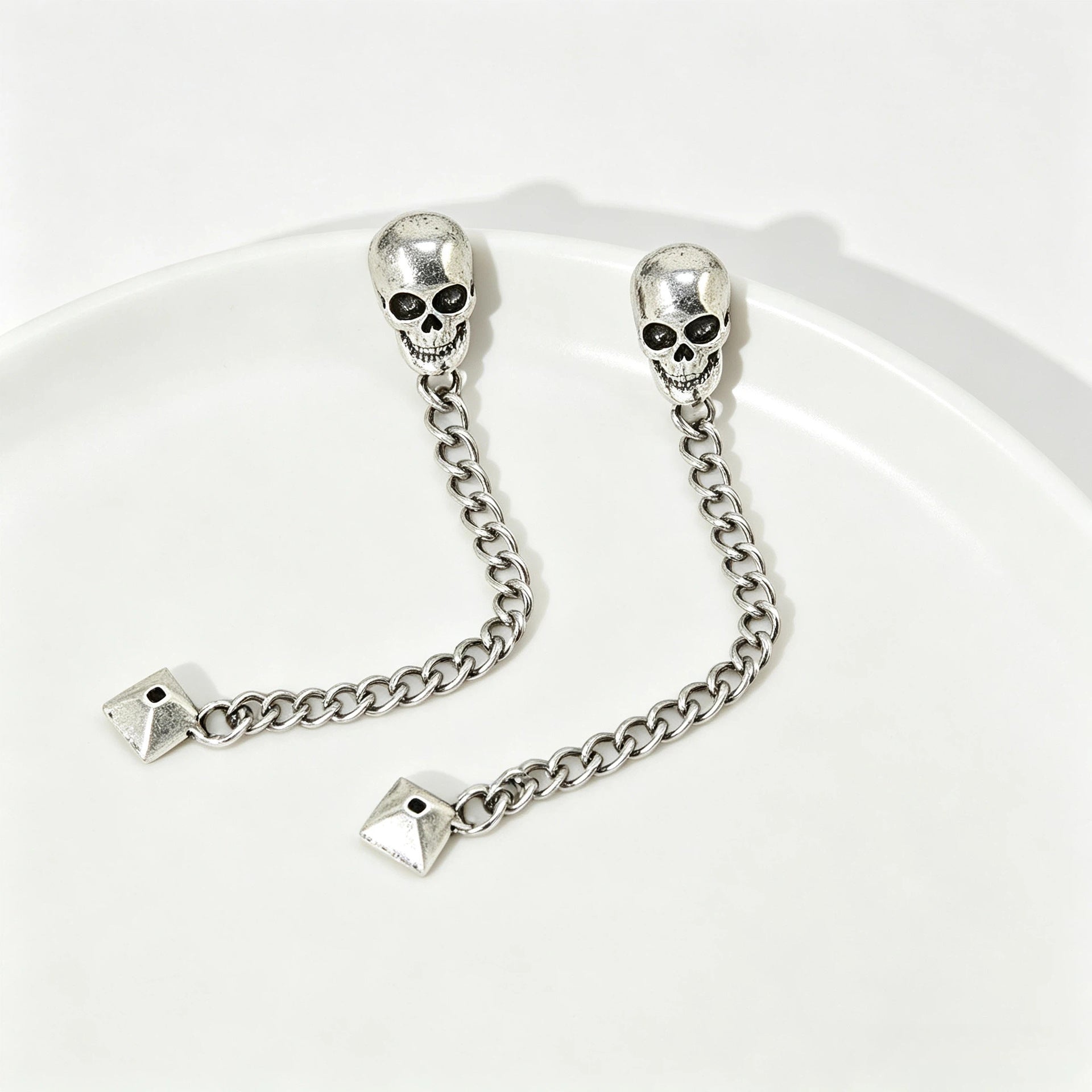 Wholesale Vintage Gothic Skull Earrings Silver Zinc Alloy Chain Tassel Dangle Earrings Party Wear Jewelry Accessory