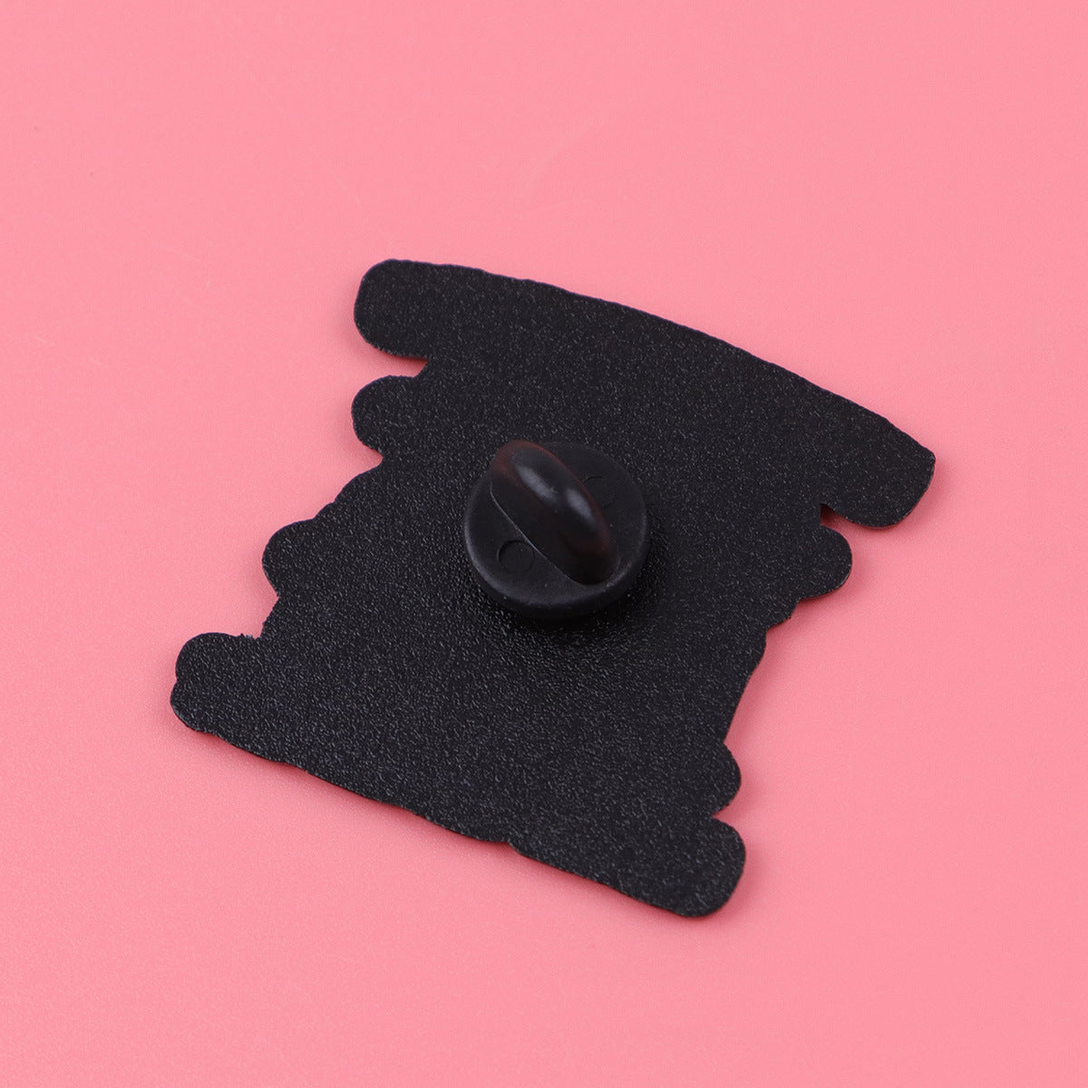 Wholesale  creative cartoon skull accessory brooch