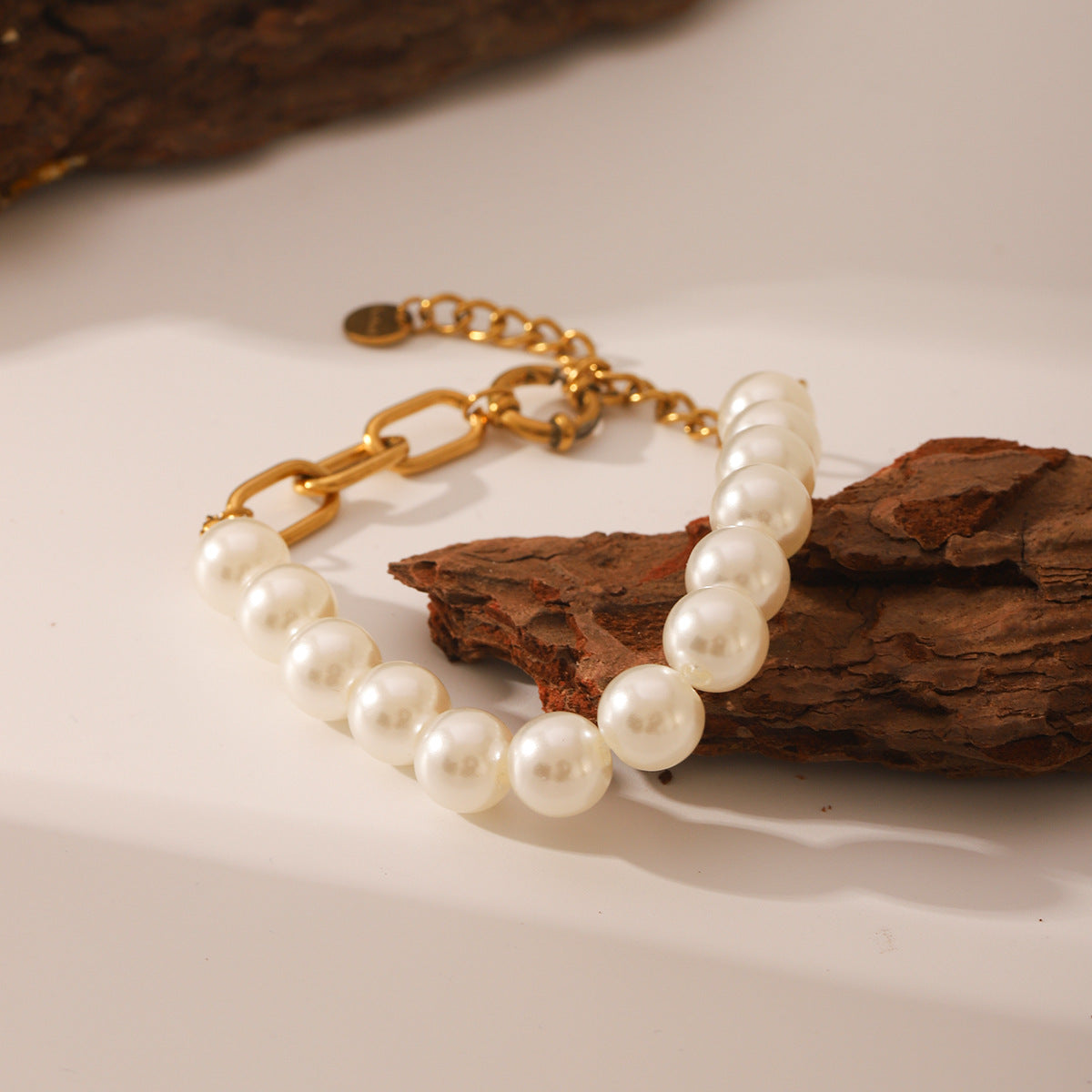 Wholesale  Pearl Bracelet All-match  Light Luxury 18K Titanium Steel Bracelet