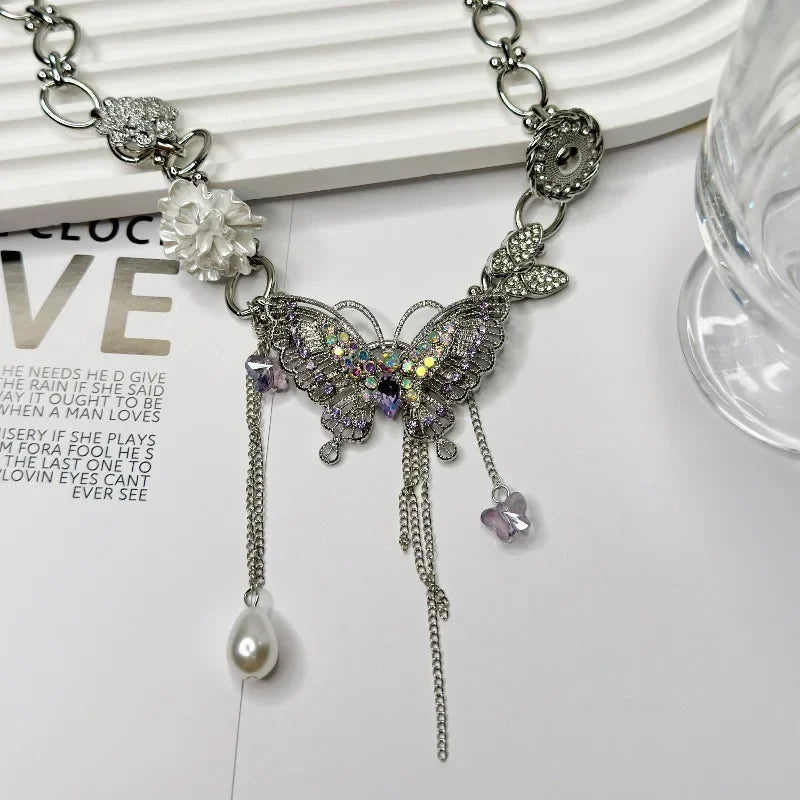 Wholesale Flower Light Luxury  Retro Exaggerated Three-Dimensional Crystal Butterfly Tassel Clavicle Chain