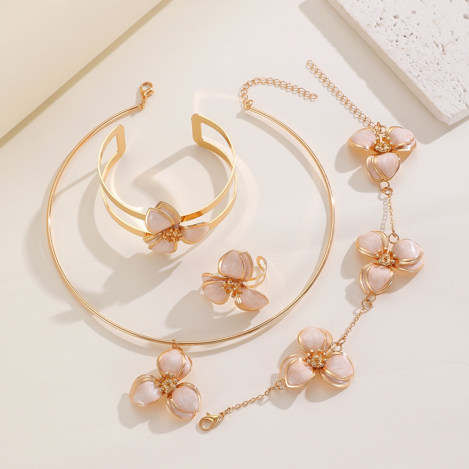 Insieme all'ingrosso dei monili di stile di festa della foresta della collana degli orecchini del fiore di goccia di olio