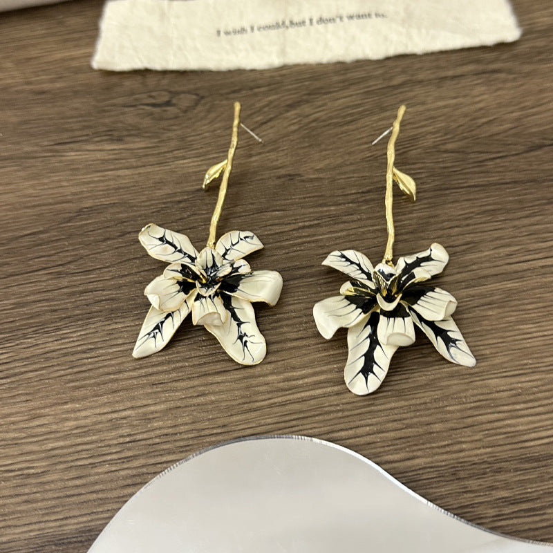 Wholesale  Light Luxury Vintage Metal Oil Drop Flower Trunk Leaf Stem Earrings