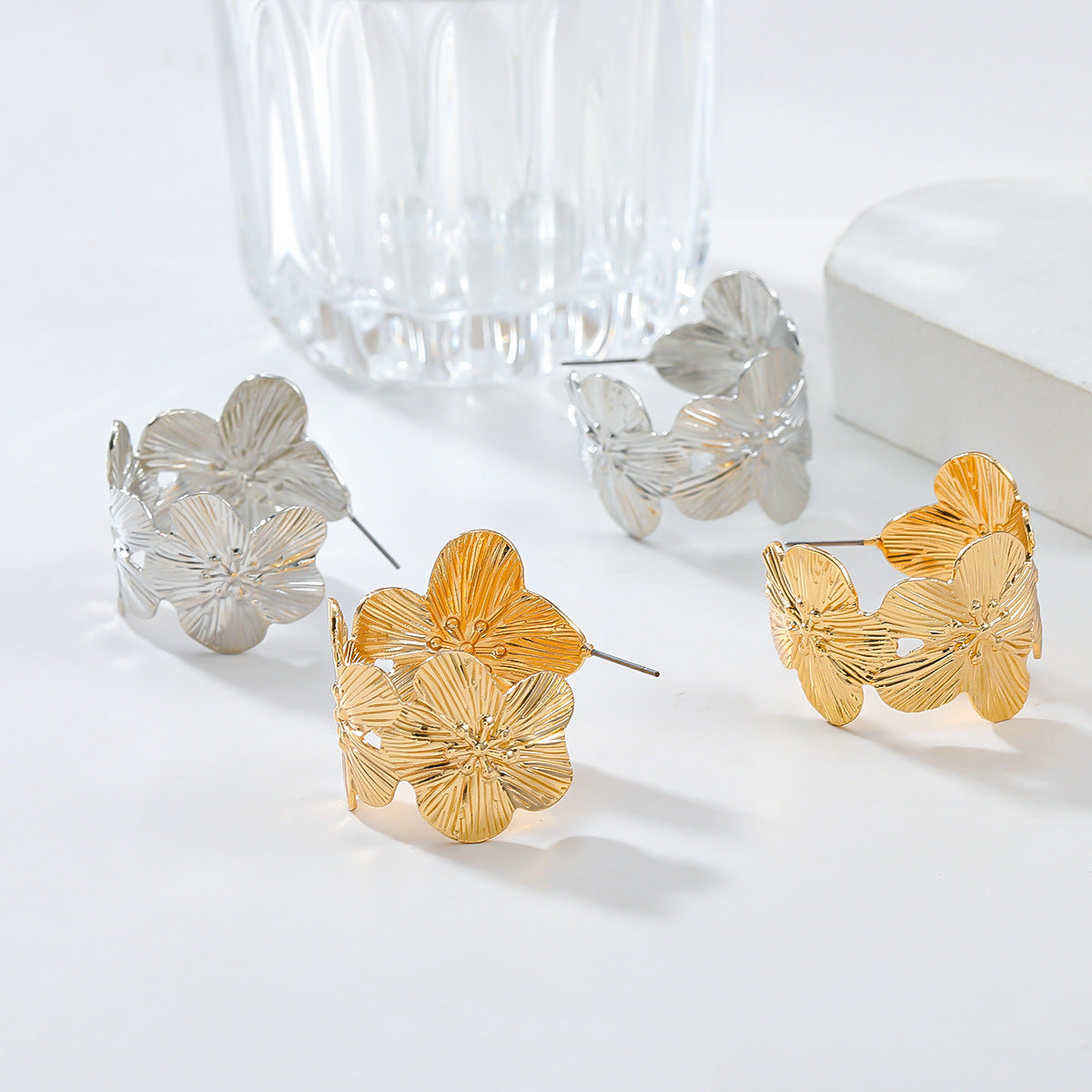 Wholesale  exaggerated metal earrings fashion creative geometric irregular texture C ring flower earrings