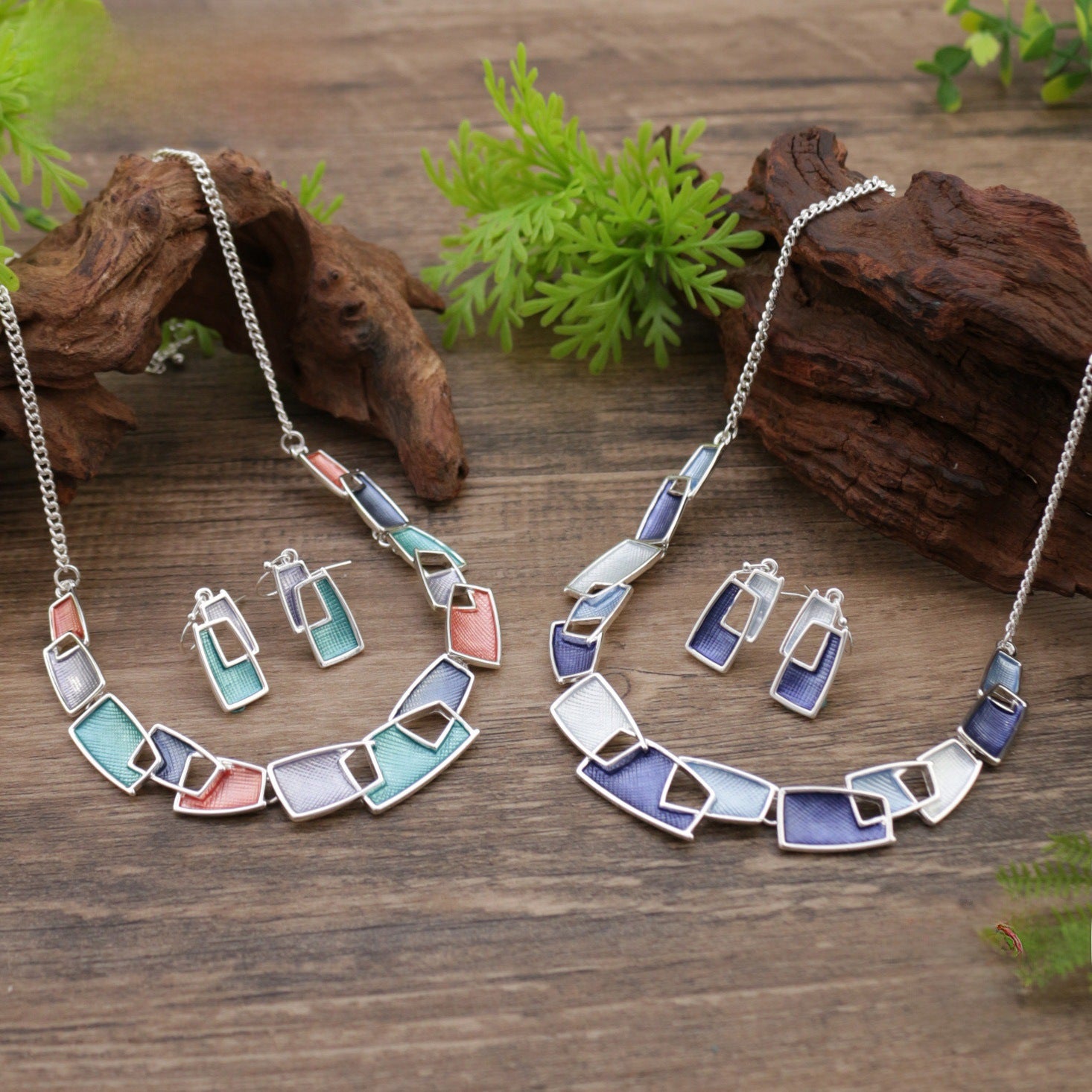 Wholesale Elegant Enamel Hollow out Geometric Ladies Necklace And Earring Set