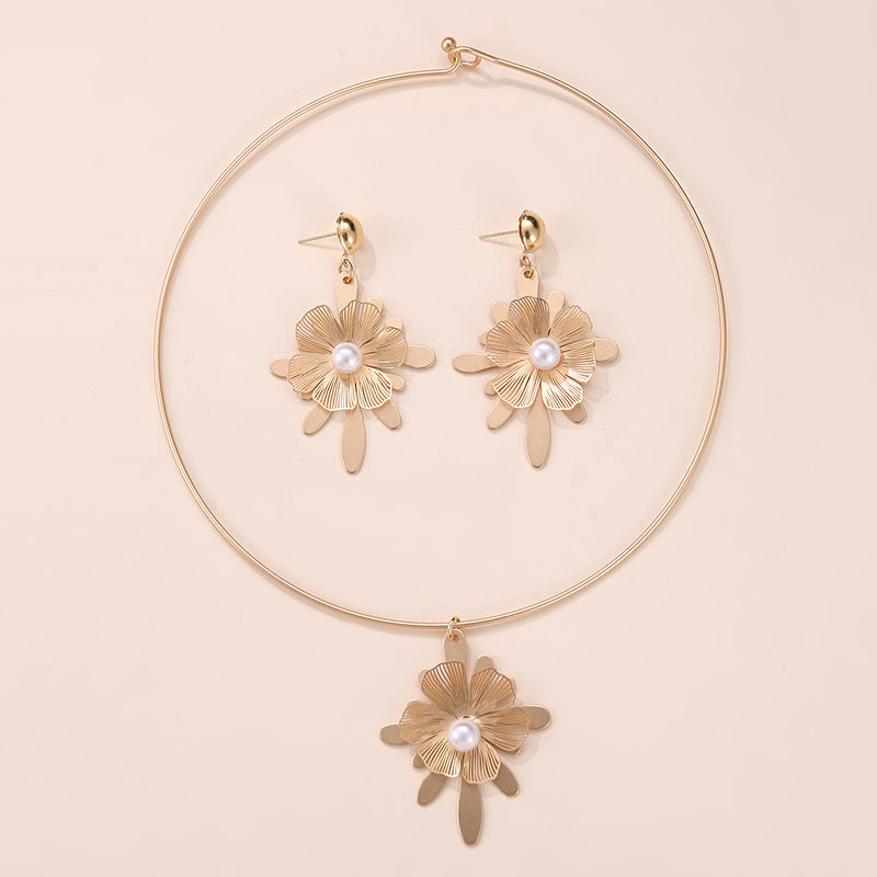 Wholesale  Alloy Flower Pendant Necklace