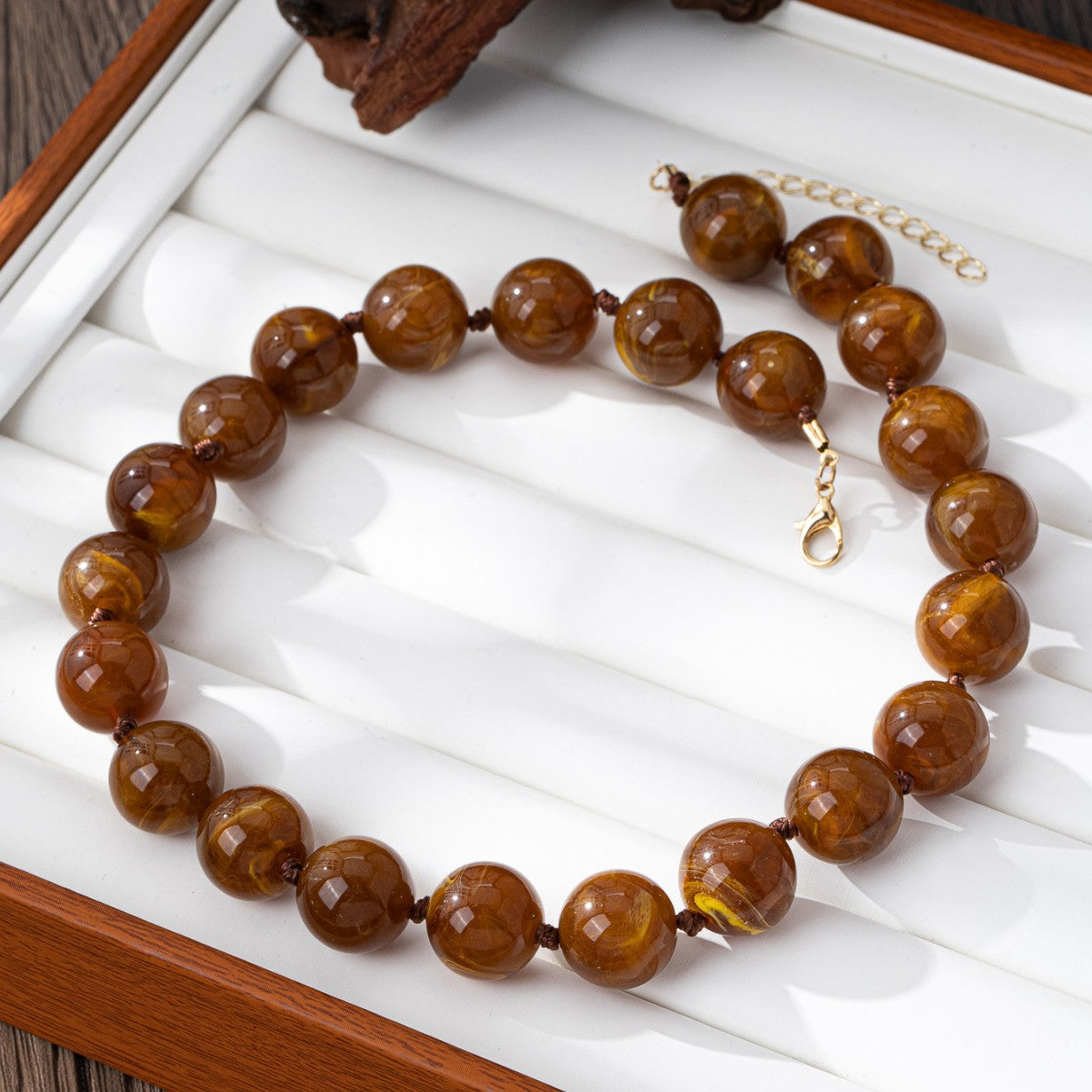 Wholesale Modern Boho Handmade Resin Cloud Bead Necklace For Women Mahogany Boutique Jewelry Accessory