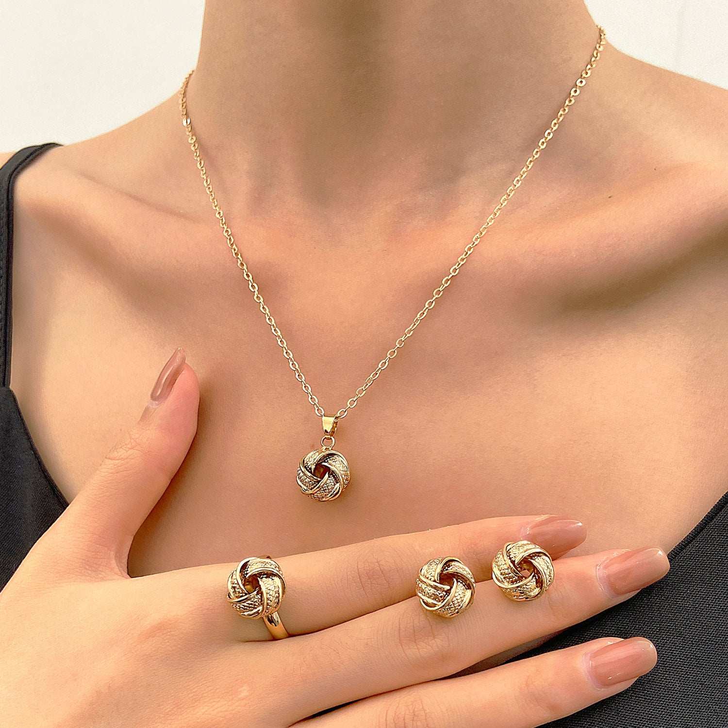 Wholesale Stylish Women S Twisted Knot Jewelry Set With Alloy Necklace Earrings Ring Fashion Everyday Accessory Boutique Resale