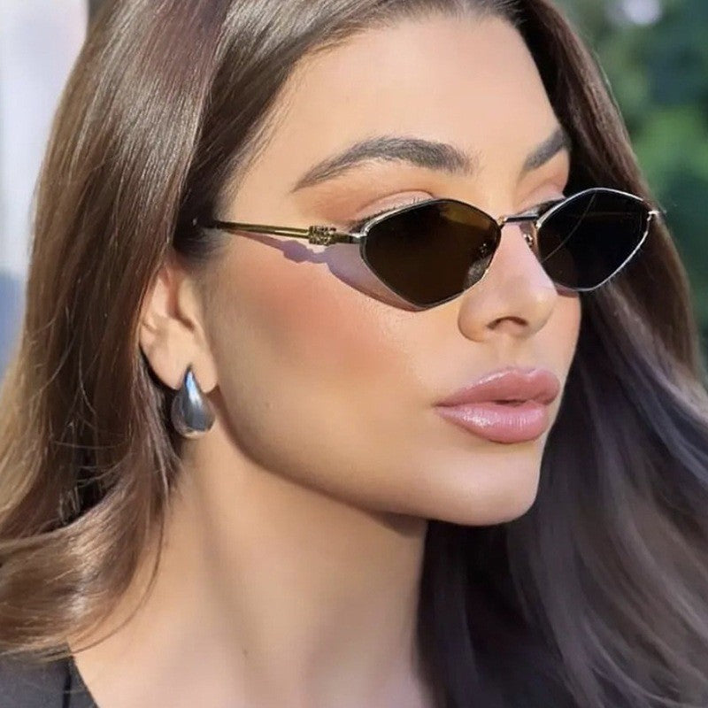 Wholesale Chic Diamond Metal Sunglasses for Women,  Small Frame Black UV400,  Fashion Accessory